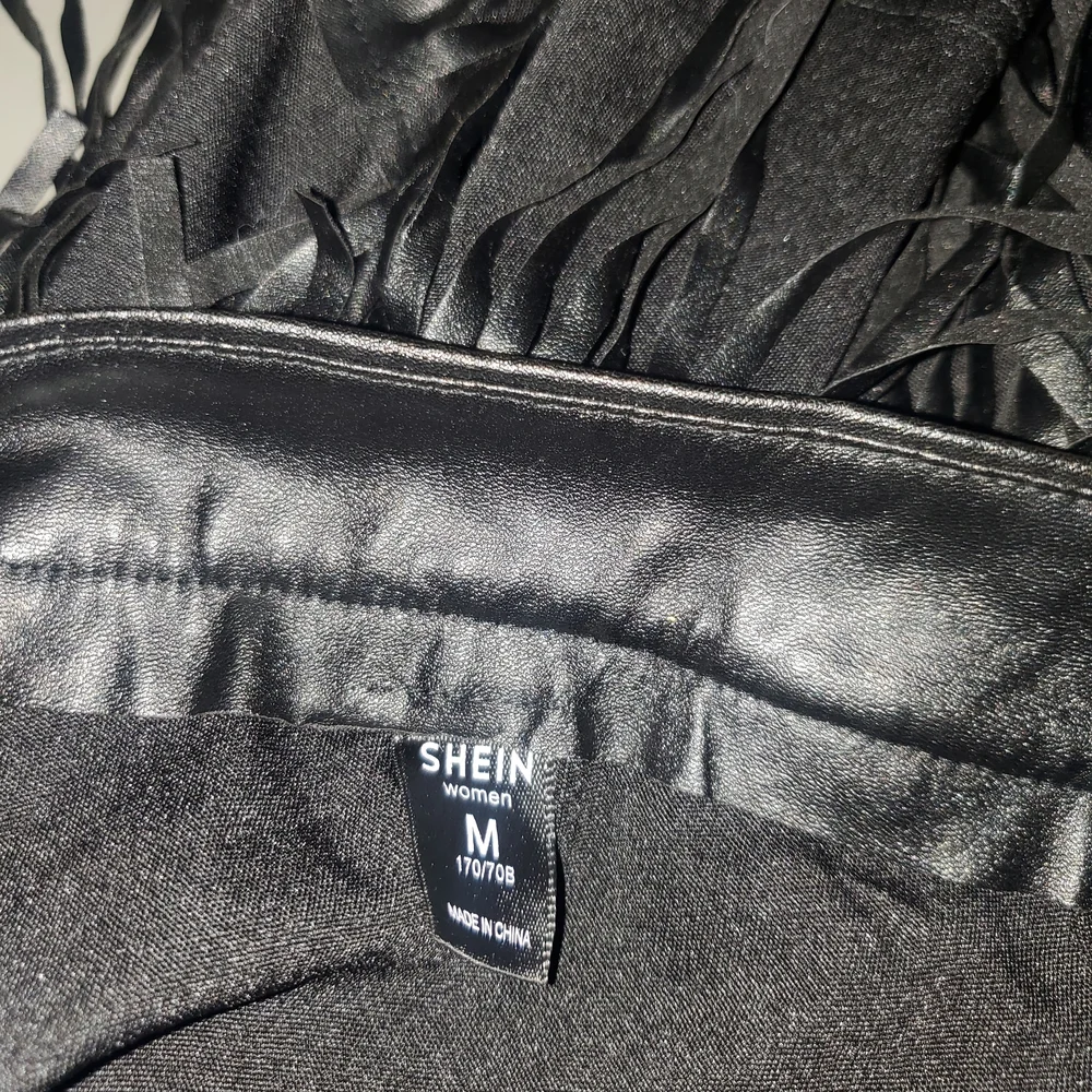 SHEIN Black Fringe Mini Skirt - Picture 3 of 3